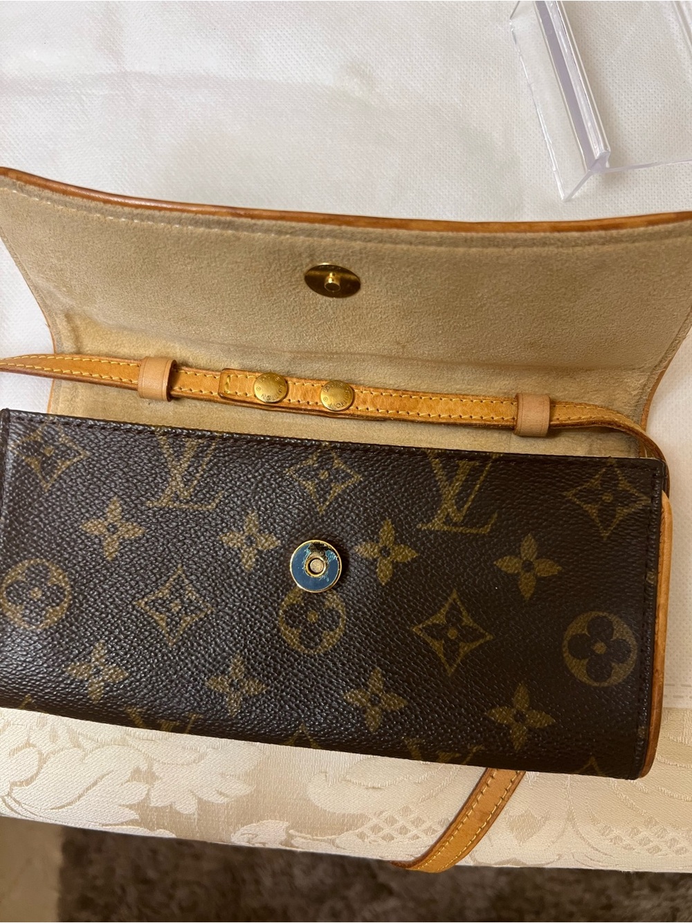 Louis Vuitton Authentic Monogram Crossbody EUC - Picture 4 of 13